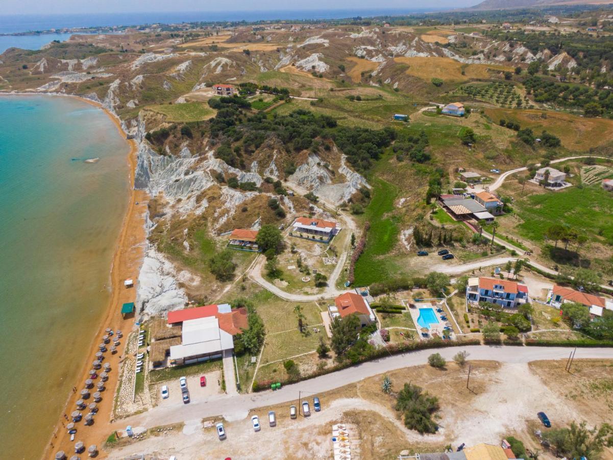 XI Village Xi Beach Exterior photo