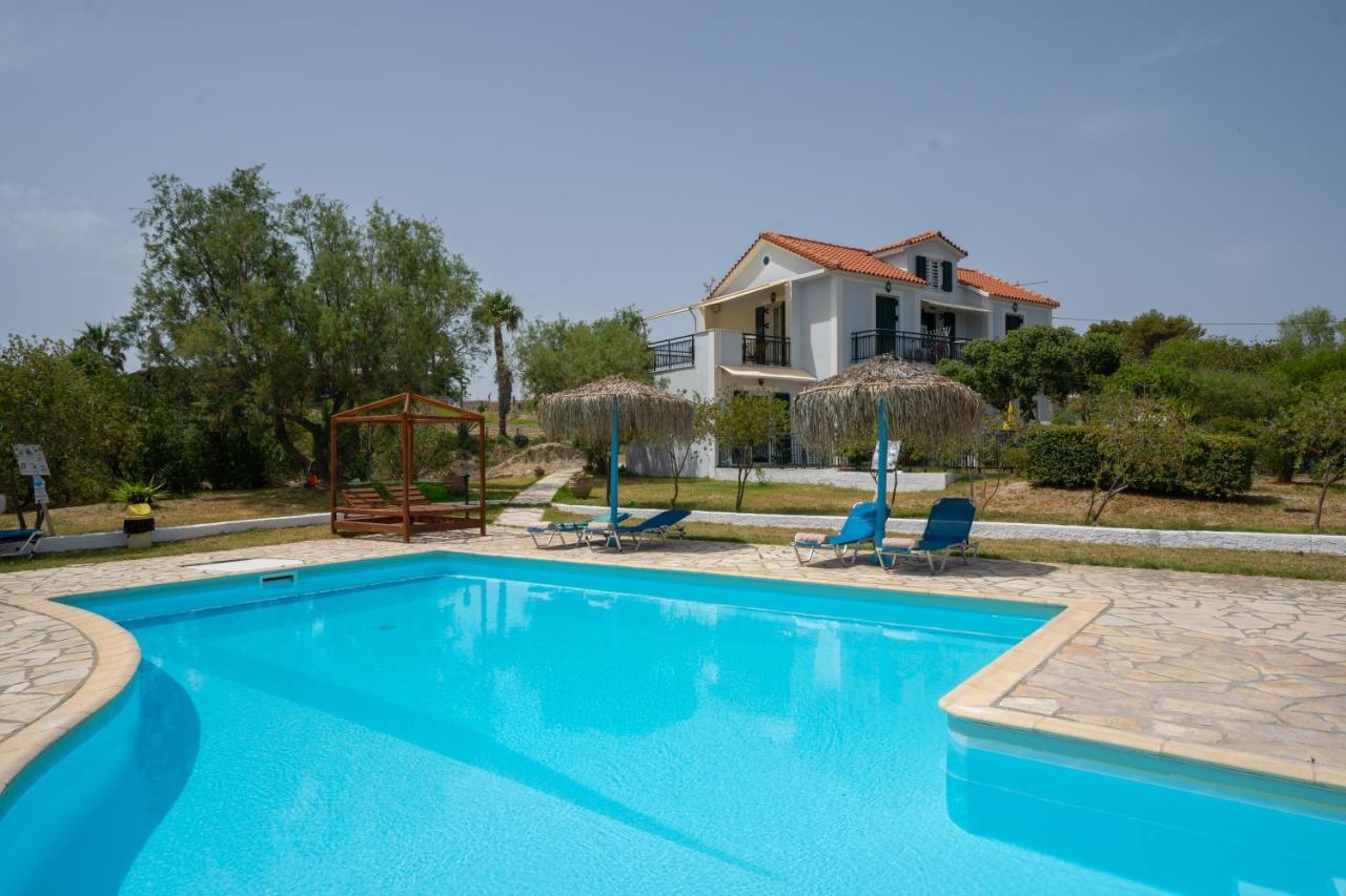 XI Village Xi Beach Exterior photo