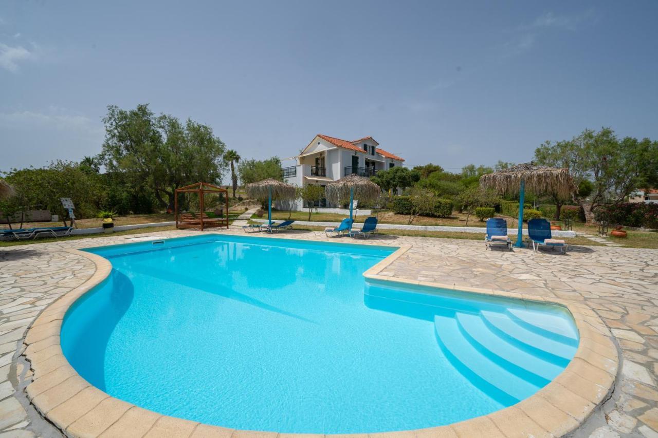 XI Village Xi Beach Exterior photo